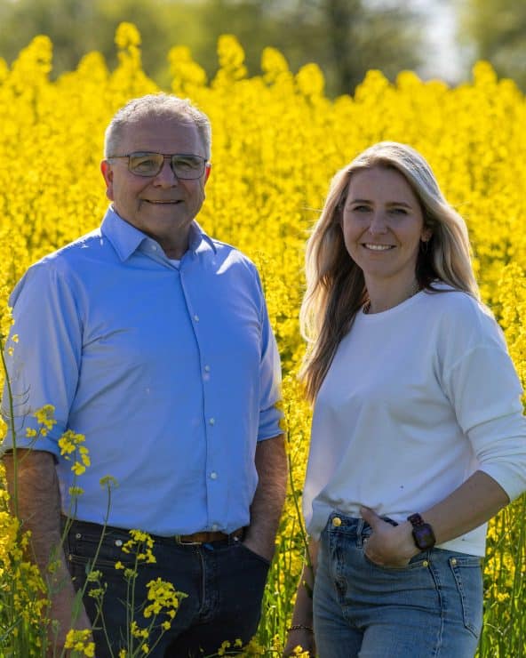 Wim en Linda Van Gorsel in bloeiend winterkoolzaad