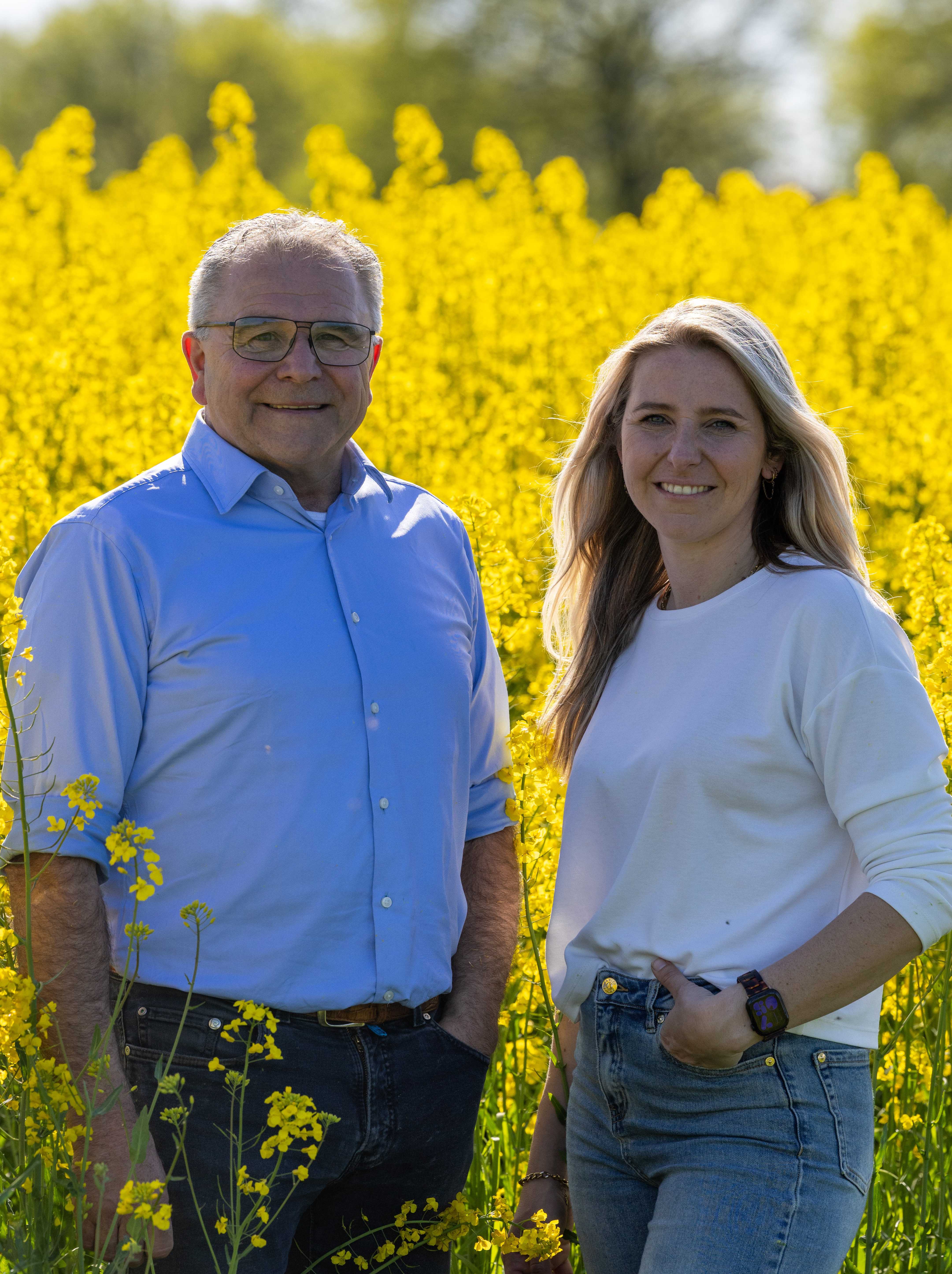 Wim en Linda Van Gorsel in bloeiend winterkoolzaad
